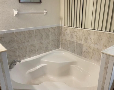 1010 Tourmaline Drive - Photo Thumbnail 16
