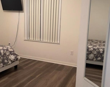 1010 Tourmaline Drive - Photo Thumbnail 27