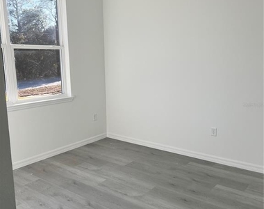 3467 W Seahorse Lane - Photo Thumbnail 5