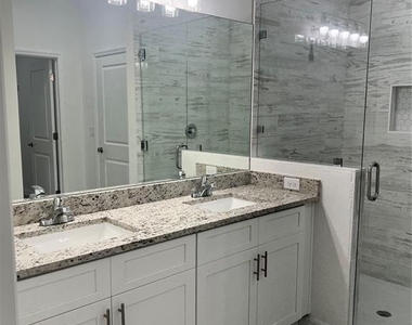 3467 W Seahorse Lane - Photo Thumbnail 19