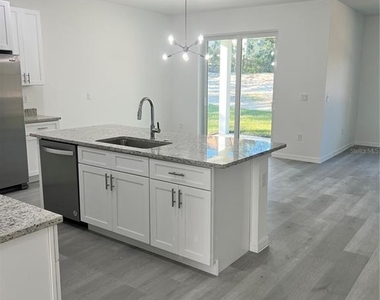 3467 W Seahorse Lane - Photo Thumbnail 9