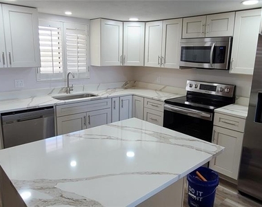 815 Ocean Shore Boulevard - Photo Thumbnail 18