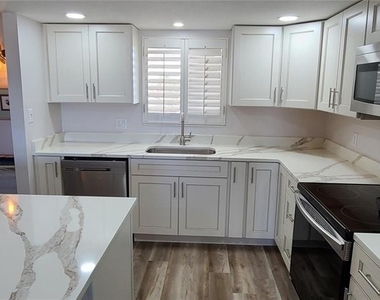 815 Ocean Shore Boulevard - Photo Thumbnail 2