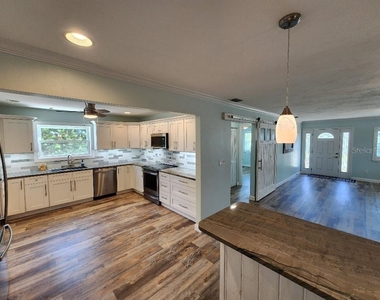 110 Surf Street - Photo Thumbnail 3