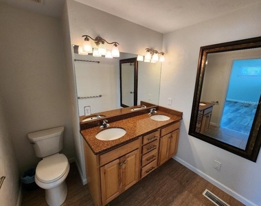 110 Surf Street - Photo Thumbnail 16