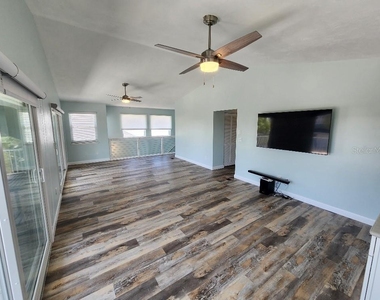 110 Surf Street - Photo Thumbnail 13