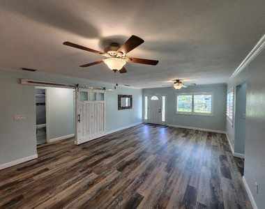 110 Surf Street - Photo Thumbnail 2