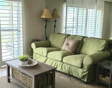 815 Ocean Shore Boulevard - Photo Thumbnail 3