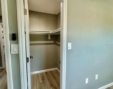 460 Base Avenue - Photo Thumbnail 20