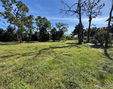 900 Crestwood Road - Photo Thumbnail 32