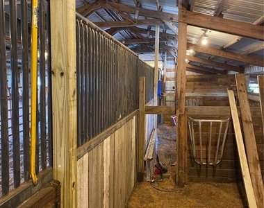 900 Crestwood Road - Photo Thumbnail 28