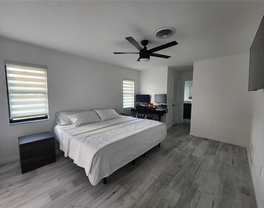 900 Crestwood Road - Photo Thumbnail 20