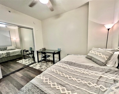 3321 Sunset Key Circle - Photo Thumbnail 36