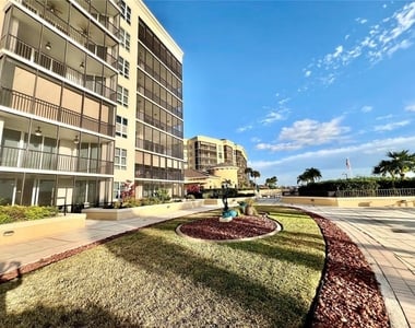 3321 Sunset Key Circle - Photo Thumbnail 8