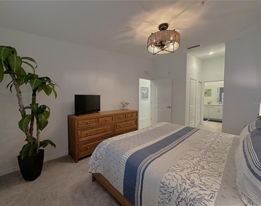 14221 Heritage Landing Boulevard - Photo Thumbnail 16