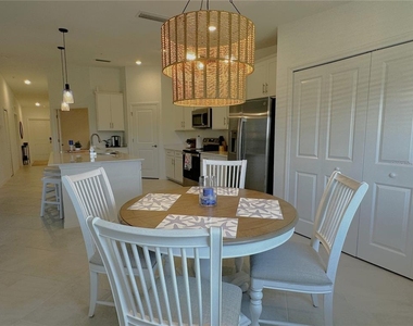14221 Heritage Landing Boulevard - Photo Thumbnail 12