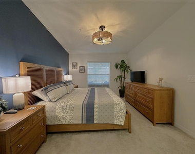 14221 Heritage Landing Boulevard - Photo Thumbnail 15