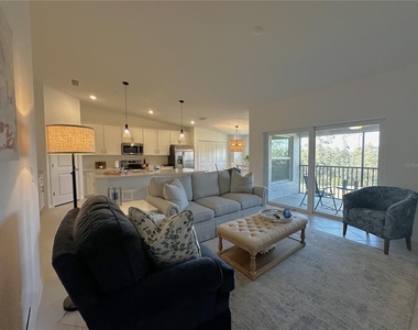 14221 Heritage Landing Boulevard - Photo Thumbnail 6