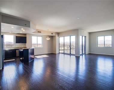 8255 Las Vegas Boulevard - Photo Thumbnail 21