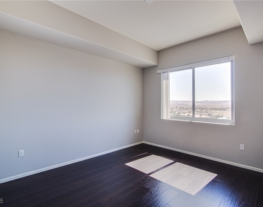 8255 Las Vegas Boulevard - Photo Thumbnail 17