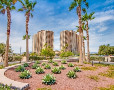 8255 Las Vegas Boulevard - Photo Thumbnail 1