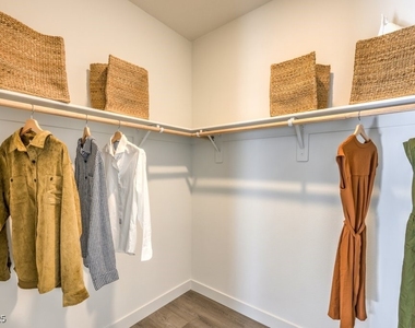 9420 Titania Dawn Street - Photo Thumbnail 11