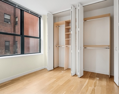 West 87th Street - Photo Thumbnail 7