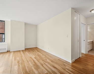 West 87th Street - Photo Thumbnail 3