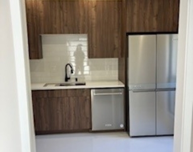 3201 Lenox Road Ne - Photo Thumbnail 10