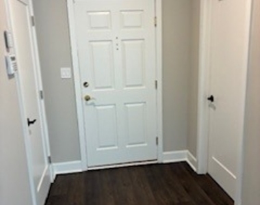 3201 Lenox Road Ne - Photo Thumbnail 2