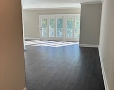 3201 Lenox Road Ne - Photo Thumbnail 1