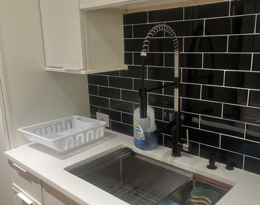 3201 Lenox Road Ne - Photo Thumbnail 3