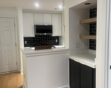 3201 Lenox Road Ne - Photo Thumbnail 1
