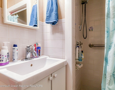 42 Abbott Avenue - Photo Thumbnail 17