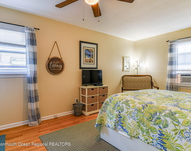 42 Abbott Avenue - Photo Thumbnail 8