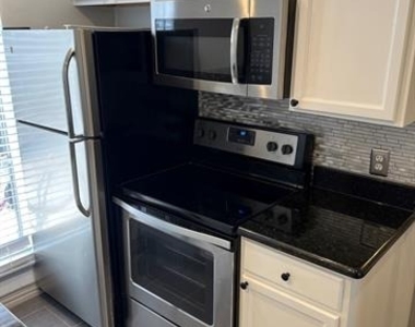 2800 Douglas Avenue - Photo Thumbnail 6