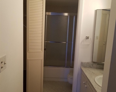 1300 Ne Miami Gardens Drive - Photo Thumbnail 8