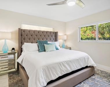 4804-4806 Ne 21st Avenue - Photo Thumbnail 2