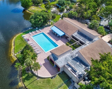 2236 N Cypress Bend Drive - Photo Thumbnail 68