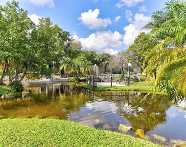 2236 N Cypress Bend Drive - Photo Thumbnail 36