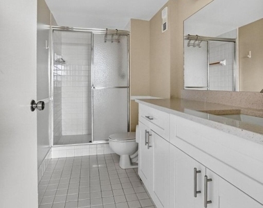 2236 N Cypress Bend Drive - Photo Thumbnail 17
