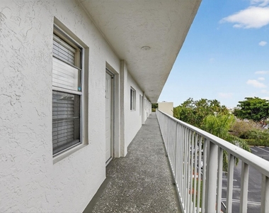 2236 N Cypress Bend Drive - Photo Thumbnail 25