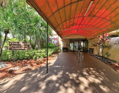 2236 N Cypress Bend Drive - Photo Thumbnail 52