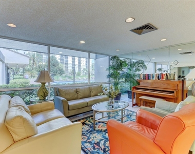 2236 N Cypress Bend Drive - Photo Thumbnail 55