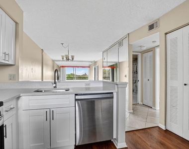 2236 N Cypress Bend Drive - Photo Thumbnail 6
