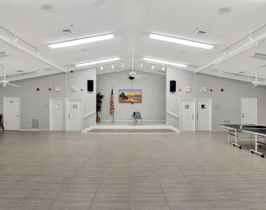 2236 N Cypress Bend Drive - Photo Thumbnail 38