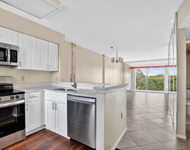 2236 N Cypress Bend Drive - Photo Thumbnail 2