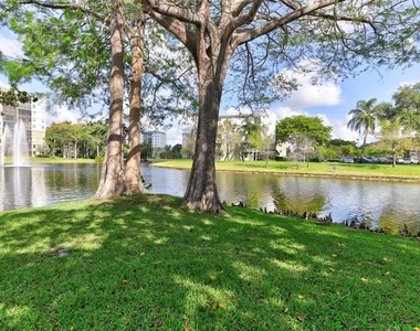 2236 N Cypress Bend Drive - Photo Thumbnail 41