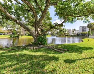 2236 N Cypress Bend Drive - Photo Thumbnail 39