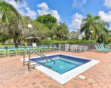 2236 N Cypress Bend Drive - Photo Thumbnail 29